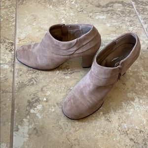 Tan ankle boots with heel